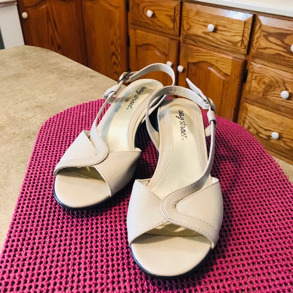 easy street Shoes - 🌹🌹EASY STREET Slingback🌹🌹